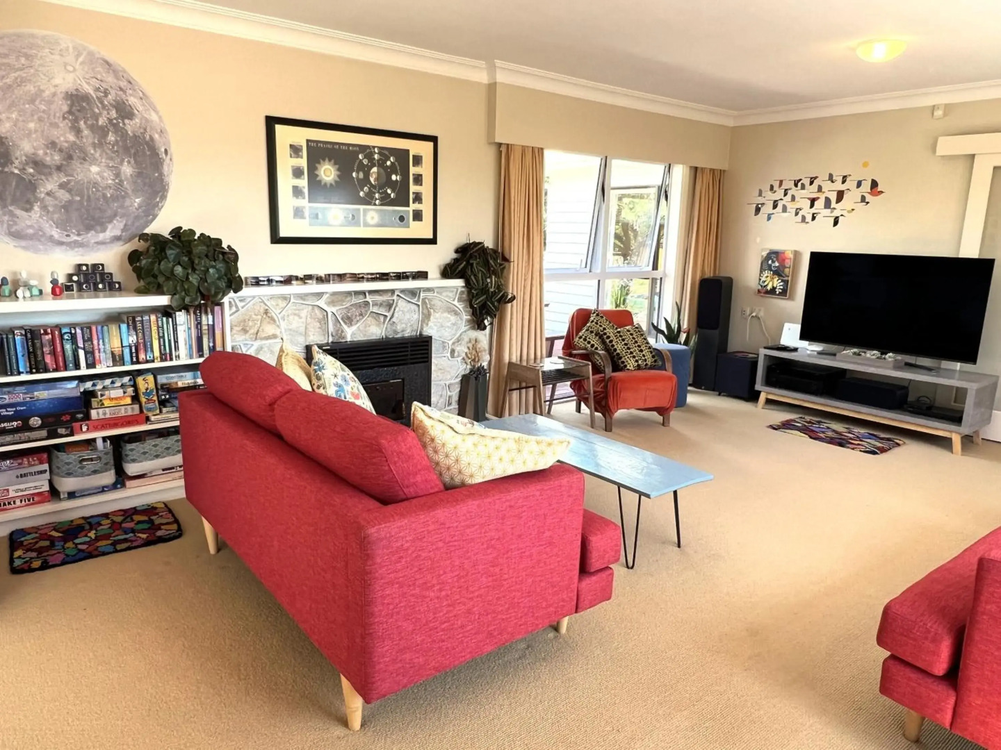 Tranquility Base - Waikanae Beach Holiday Home