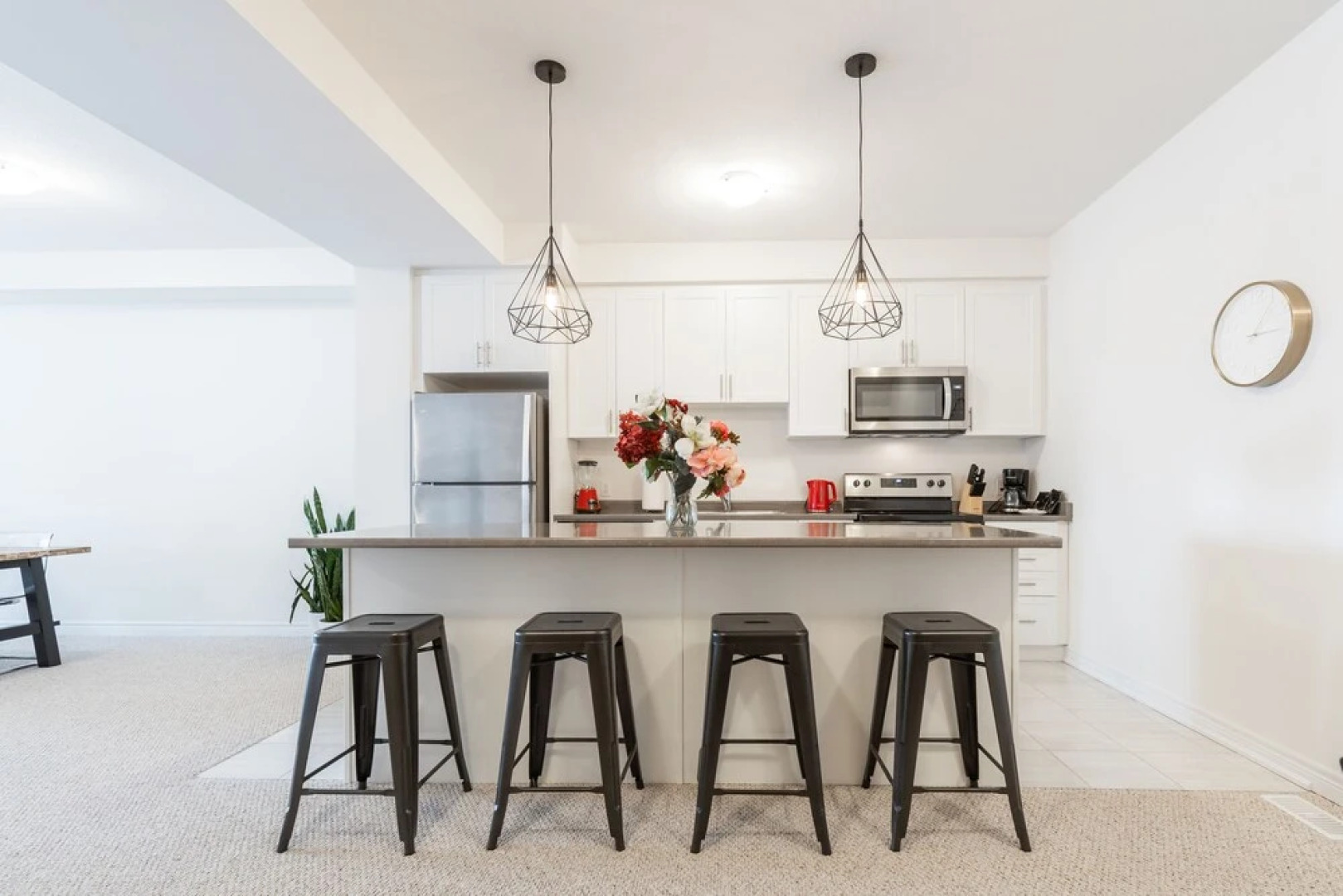 Elegant Brand New Town House