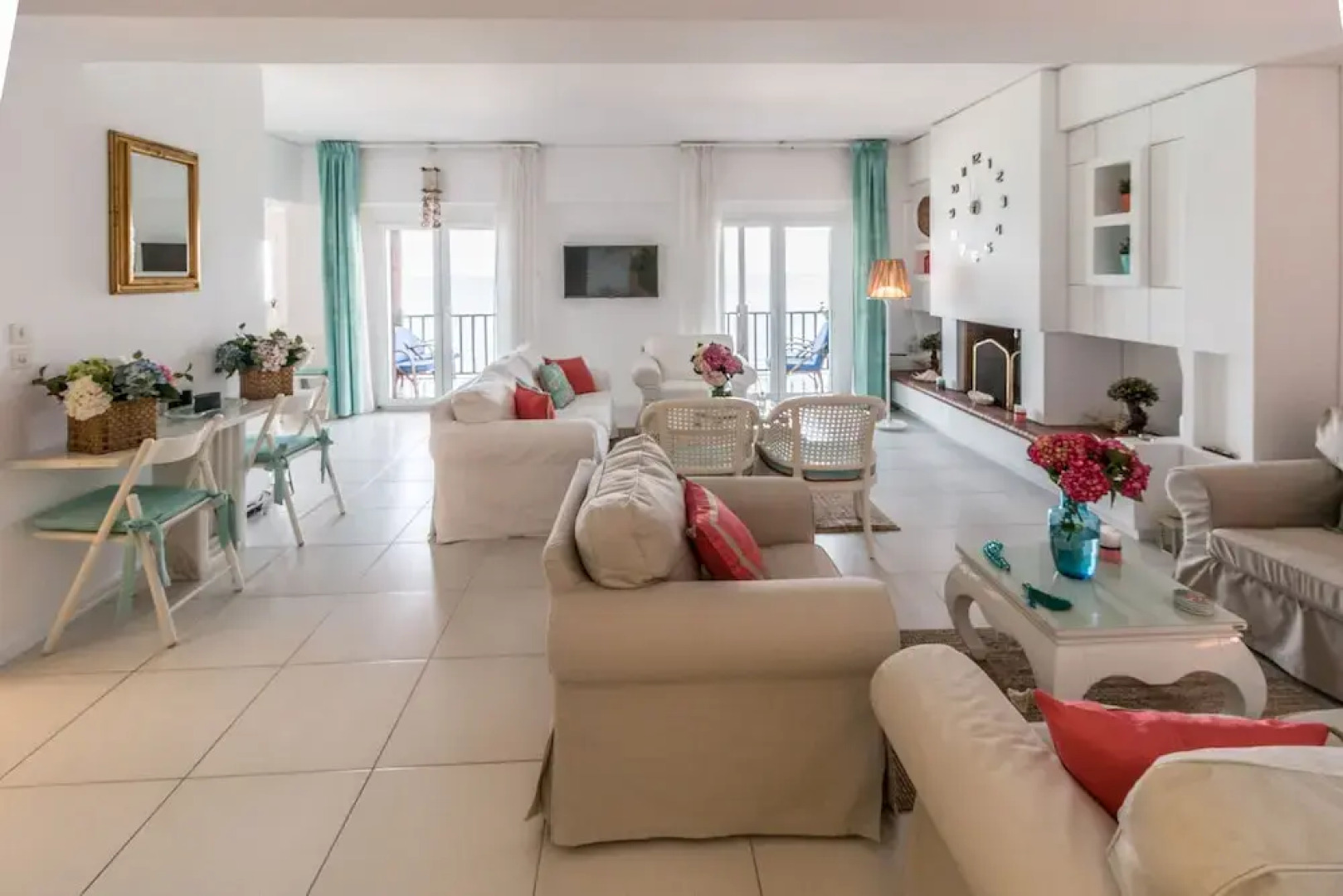 Agios Ioannis Luxurious Beachfront Apt