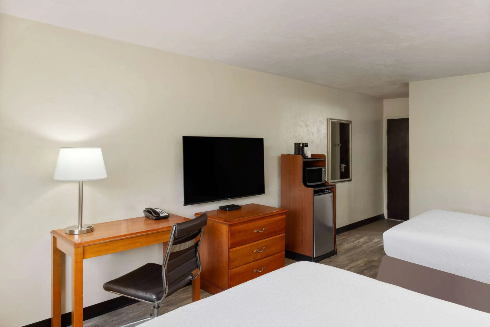 Super 8 by Wyndham Roseburg