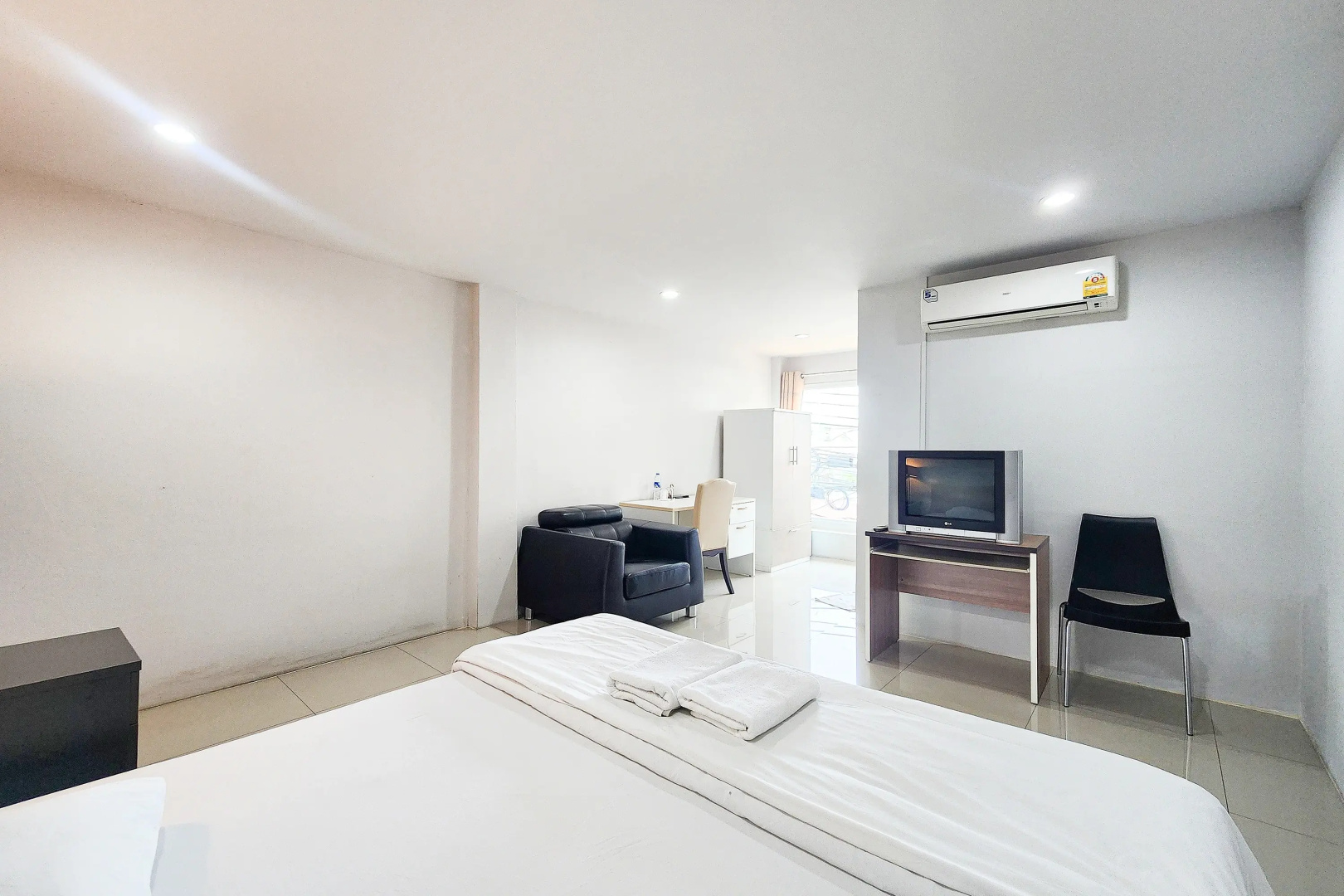 Freesia Bangphi Guest House by ZUZU