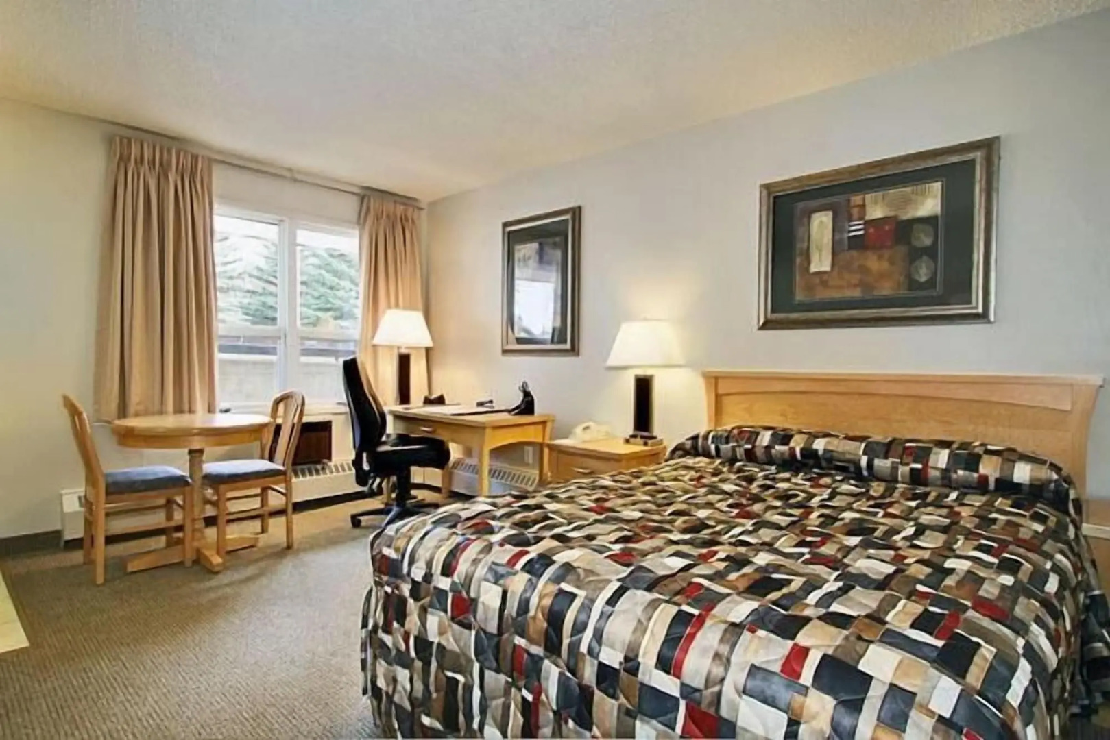 Guest House Inn & Suites