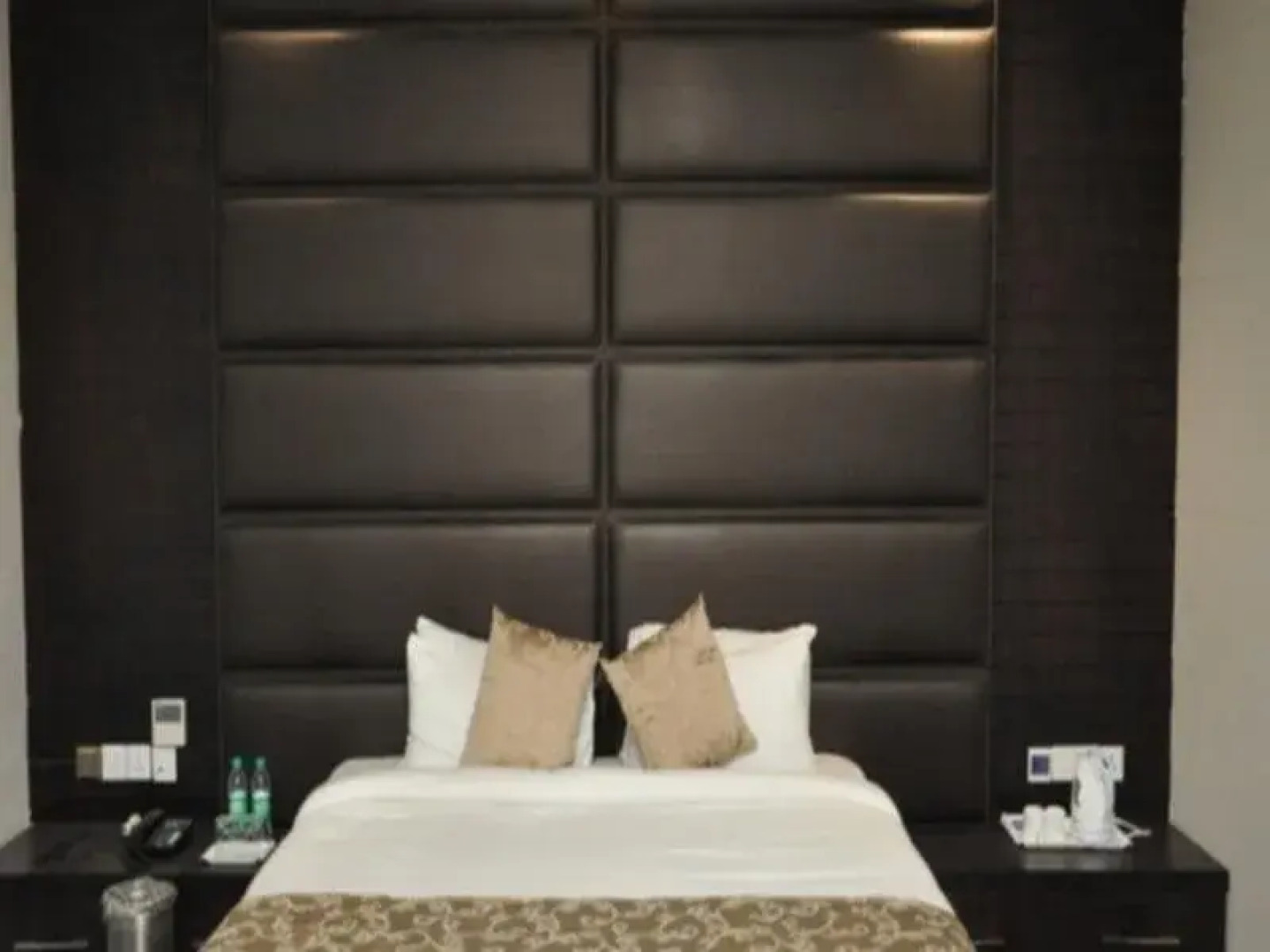 UNA Smart Radiant Plaza