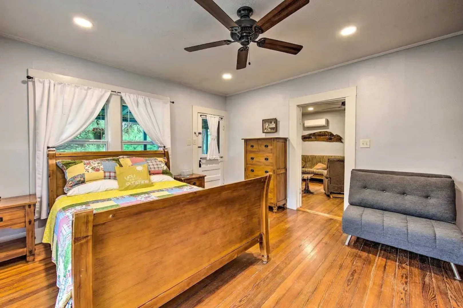 Betty B's River House < 1 Mi to Blanco State Park!