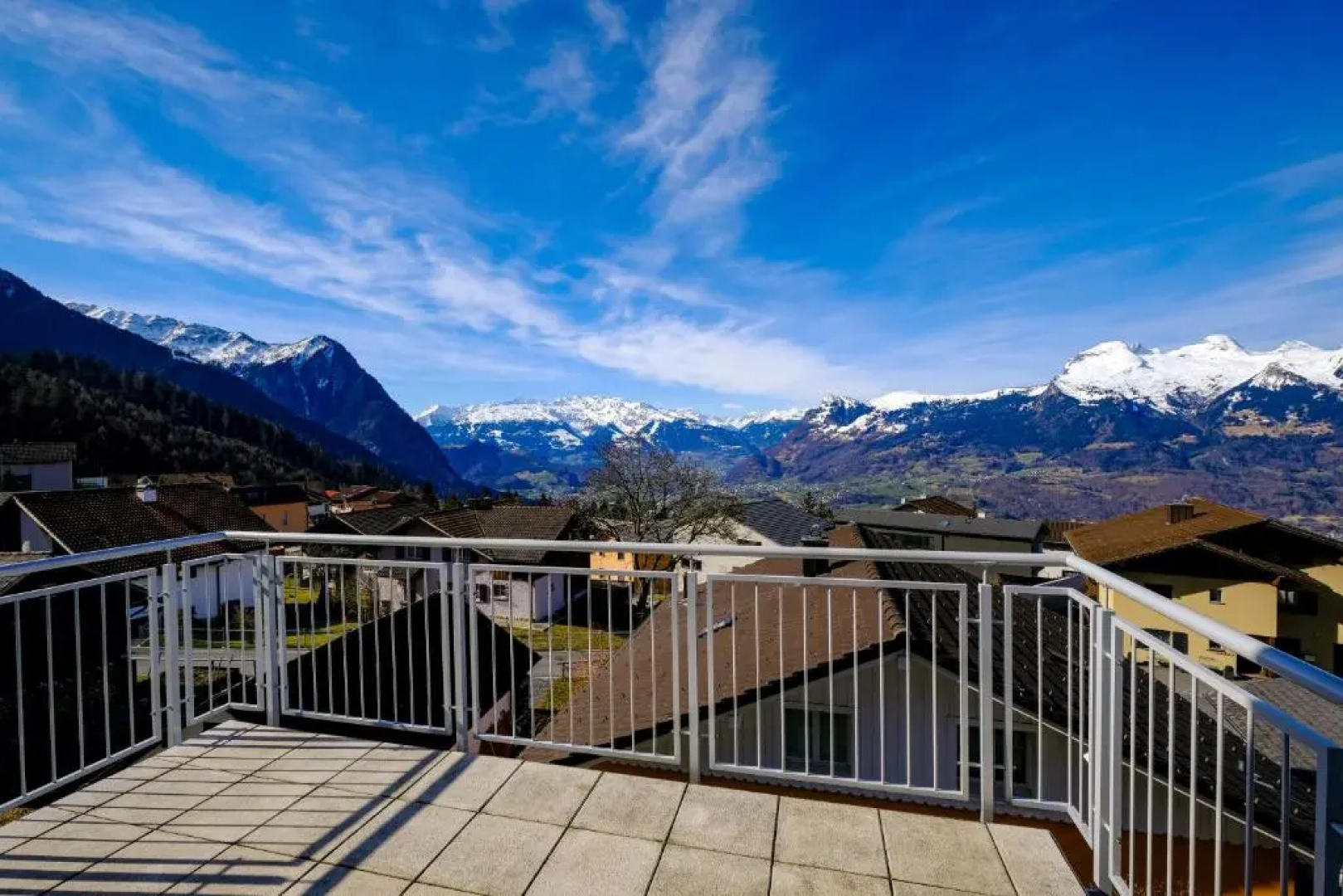 Modern and Cosy 5 Rooms Penthouse With Stunning View