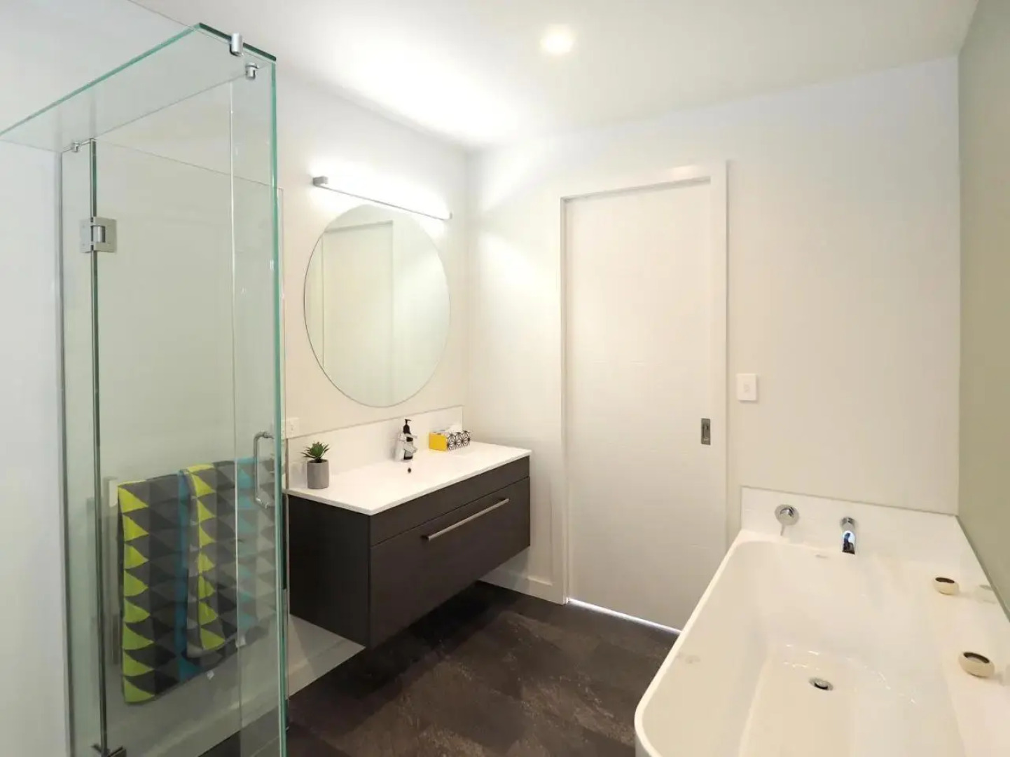 36 on Burgundy - Martinborough Holiday Home