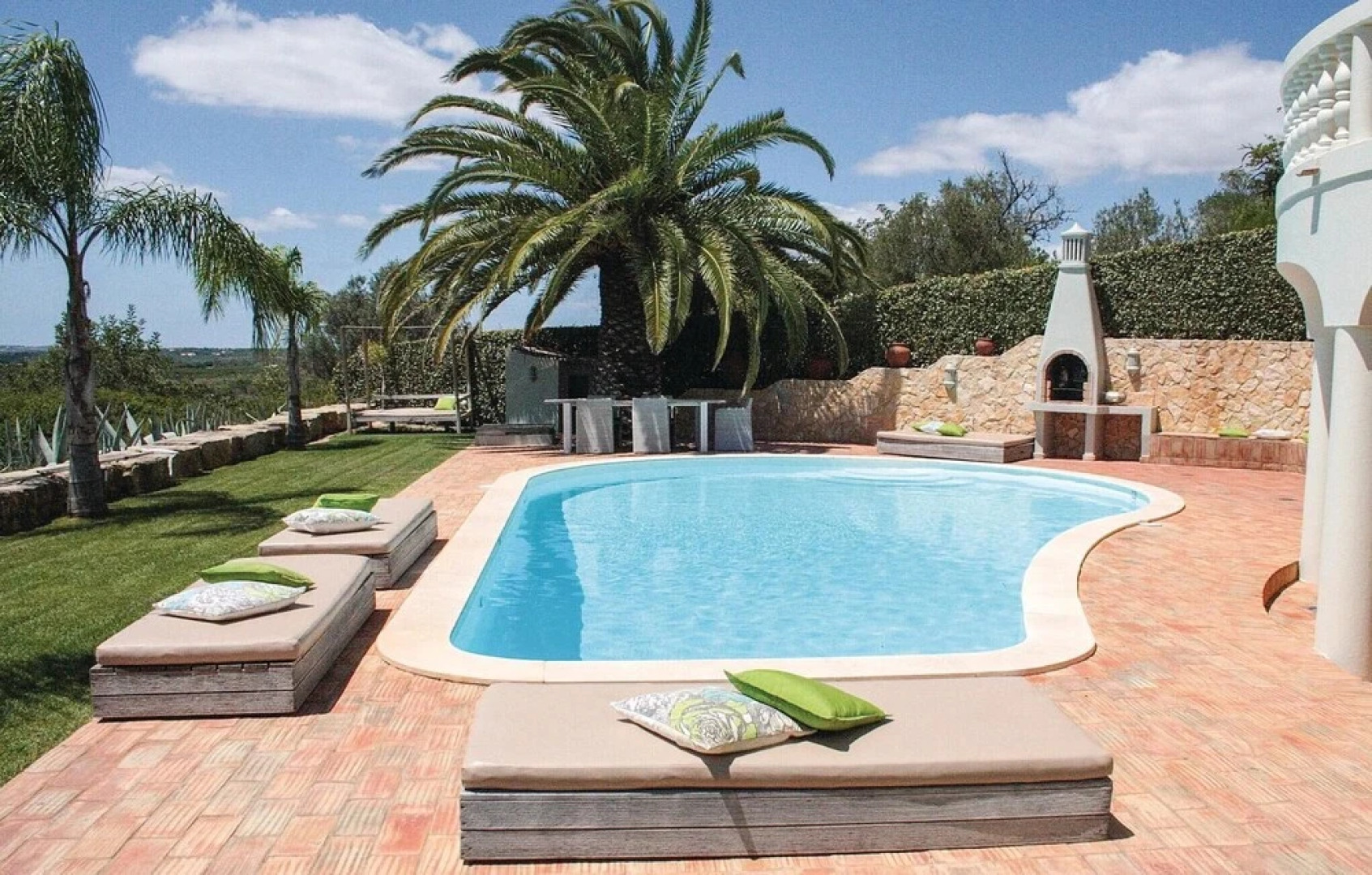Stunning Home in Silves With Wifi and 4 Bedrooms