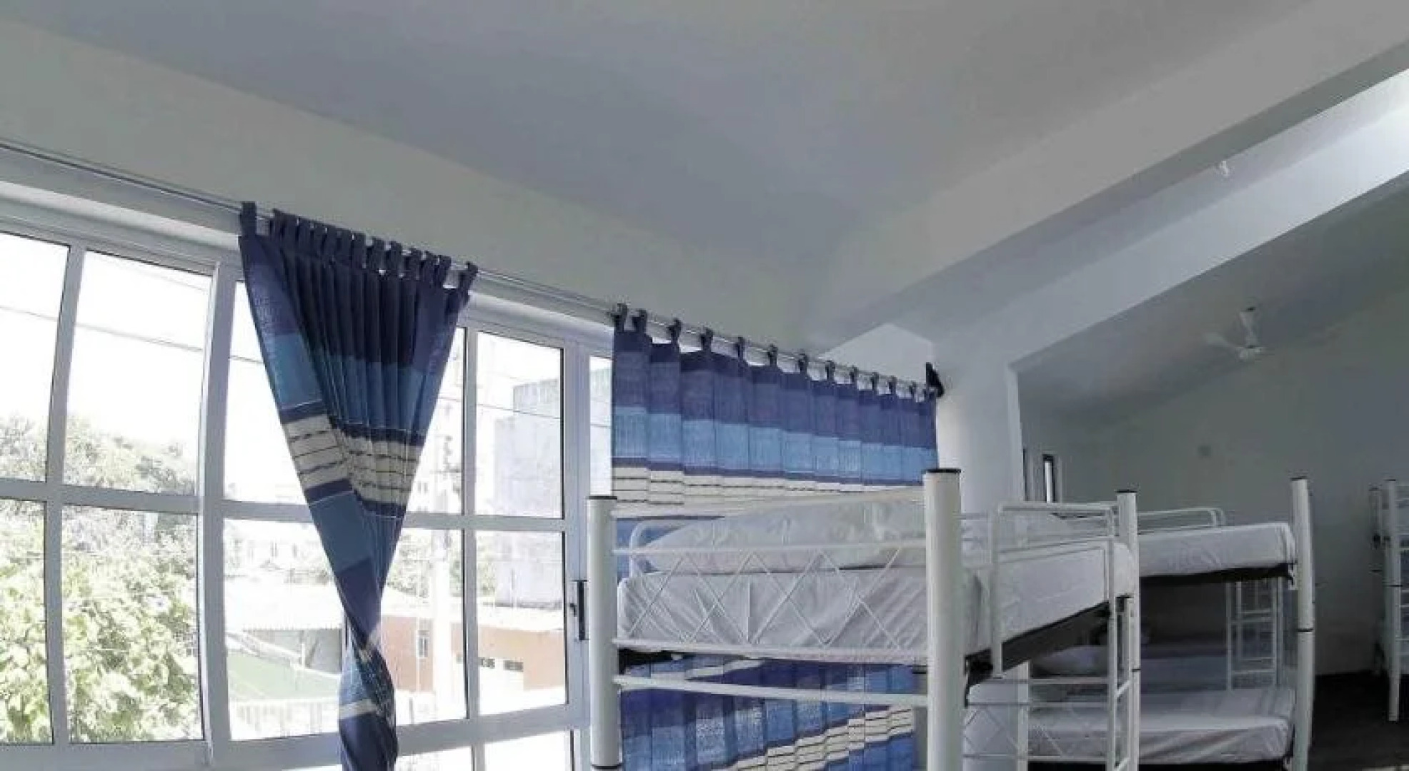 Hostal Azul y Blanco