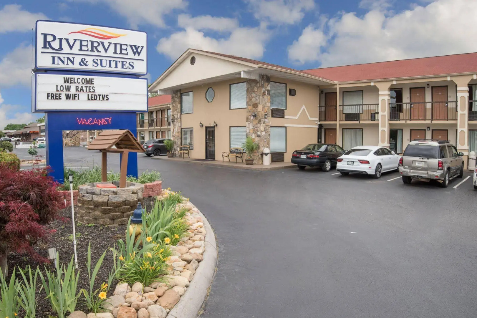 Econo Lodge Sevierville-Pigeon Forge on the River