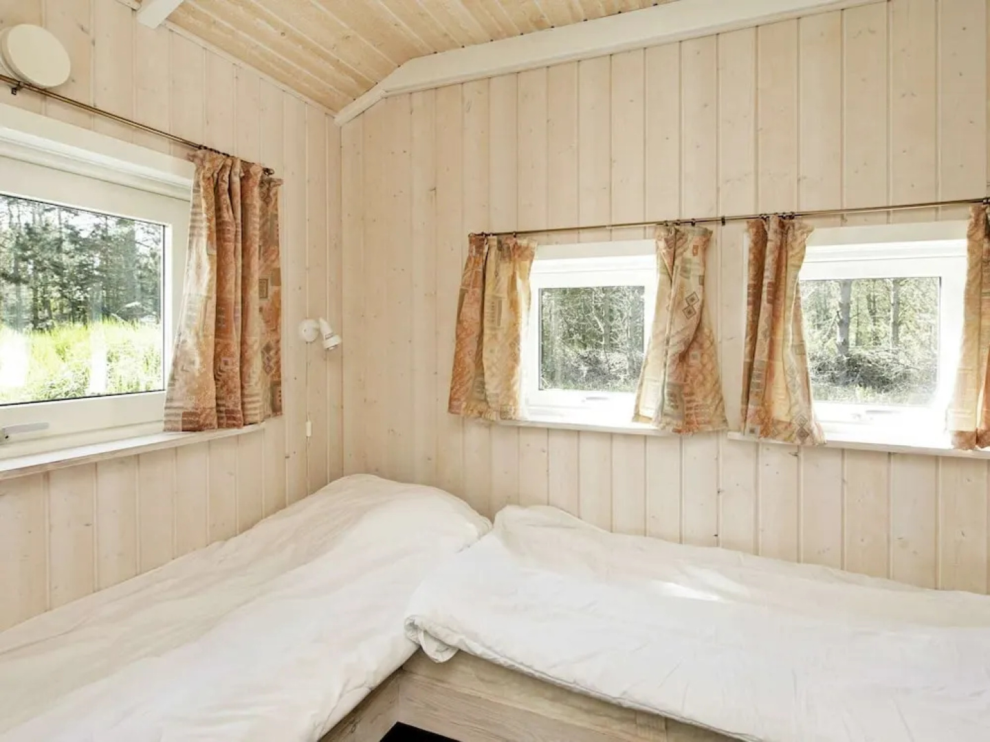 10 Person Holiday Home in Albaek
