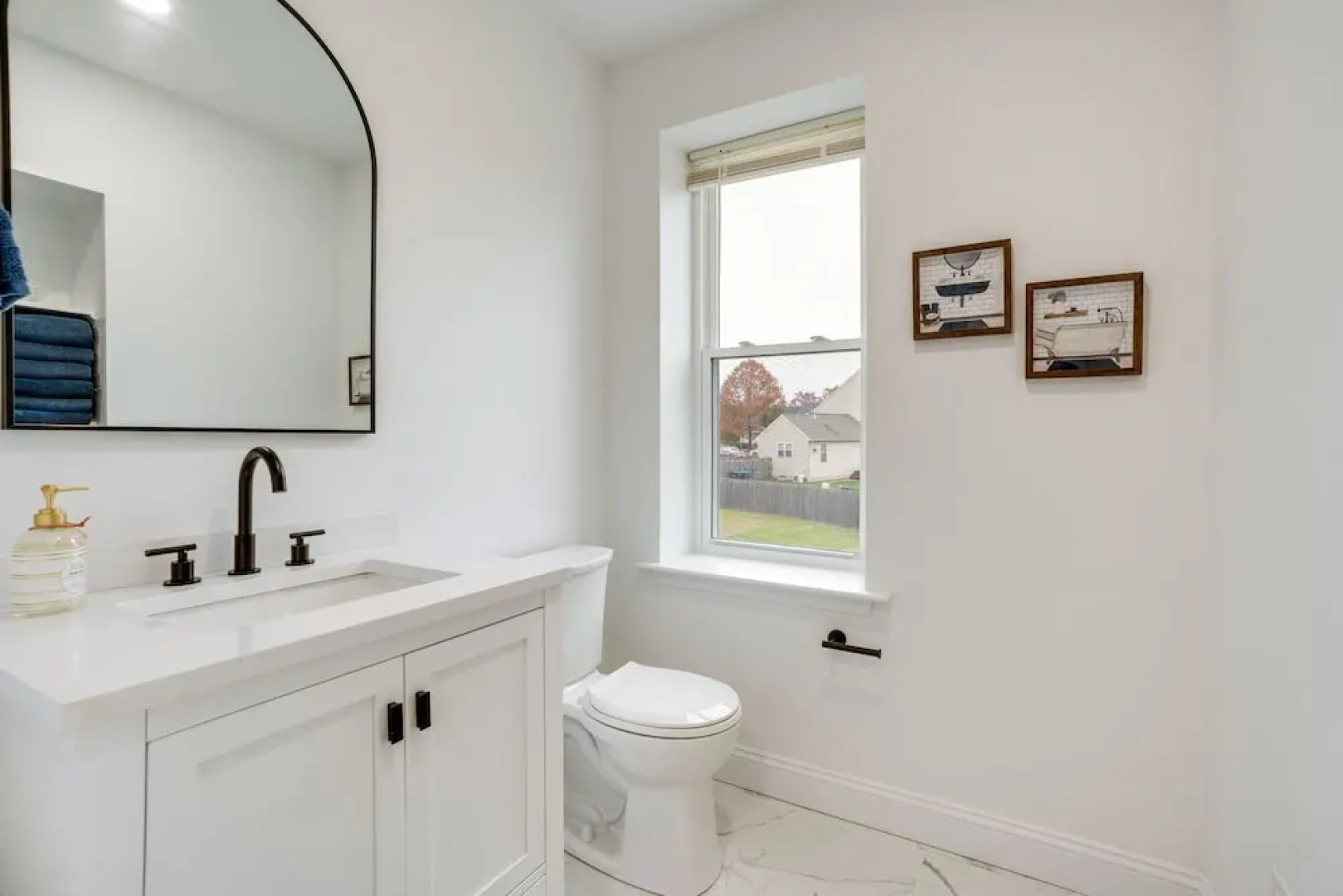 Family-friendly Hatfield Home: 3 Mi to Downtown!