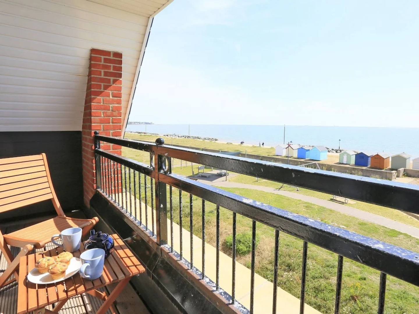 Modernly Furnished Holiday Home With Balcony, Near Felixstowe Beach