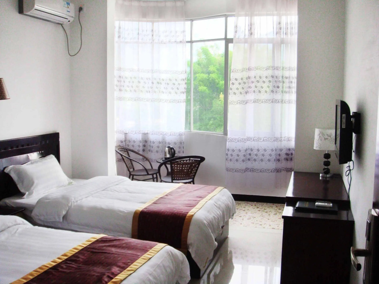Yangshuo Old Banyan Hotel