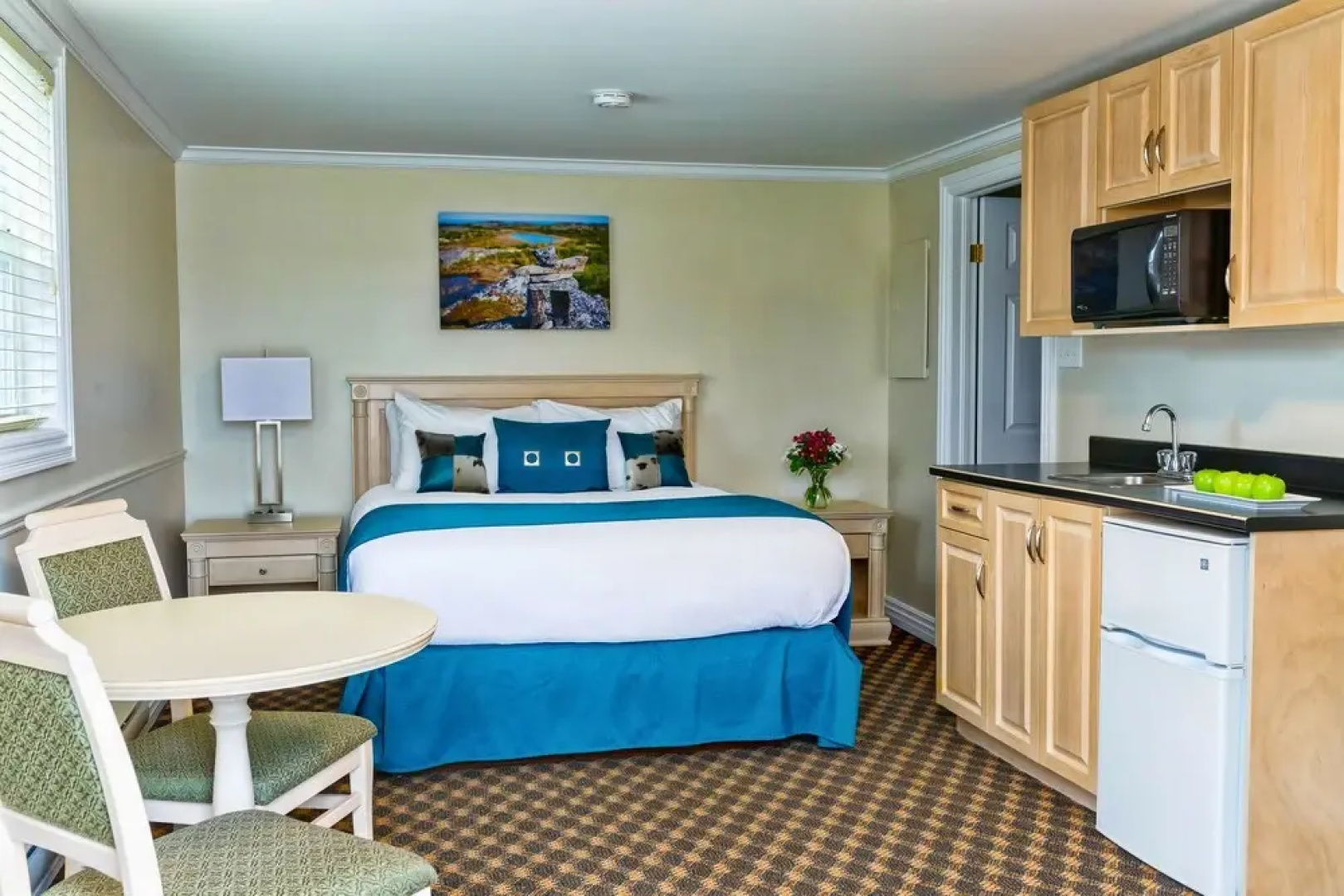 Royal Inn & Suites