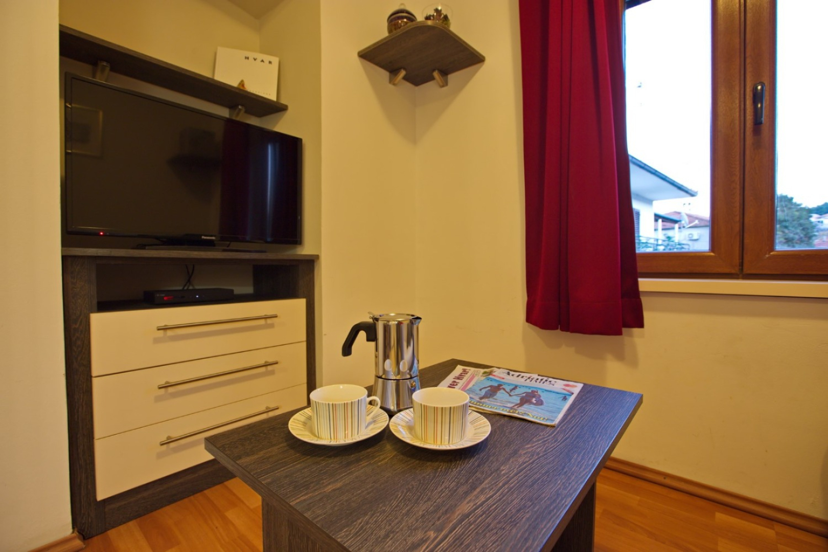 Apartment Neno - 50 m from center: Ana Jelsa, Island Hvar