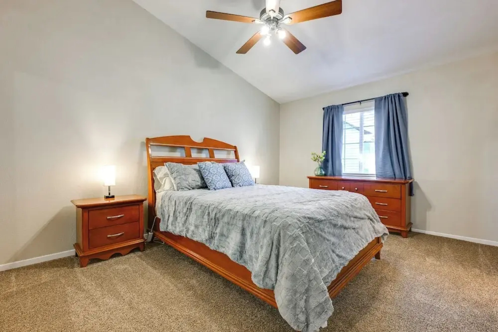 8 Mi to Hiking: Home w/ Patio in Dtwn Pioche