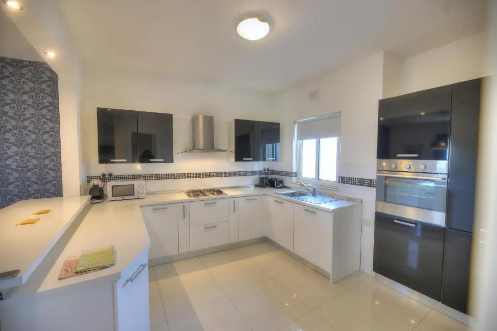 Modern and spacious 2 bedroom apartment with communal outdoor pool GZ-SMEL1-1