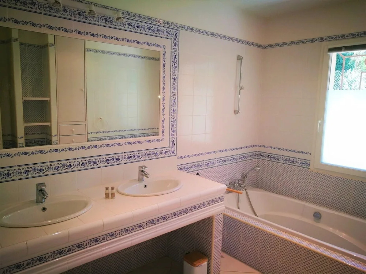 Villa Eléonore - plage à pied vue mer piscine sans vis-à-vis jardin 3600m² - Ted Home