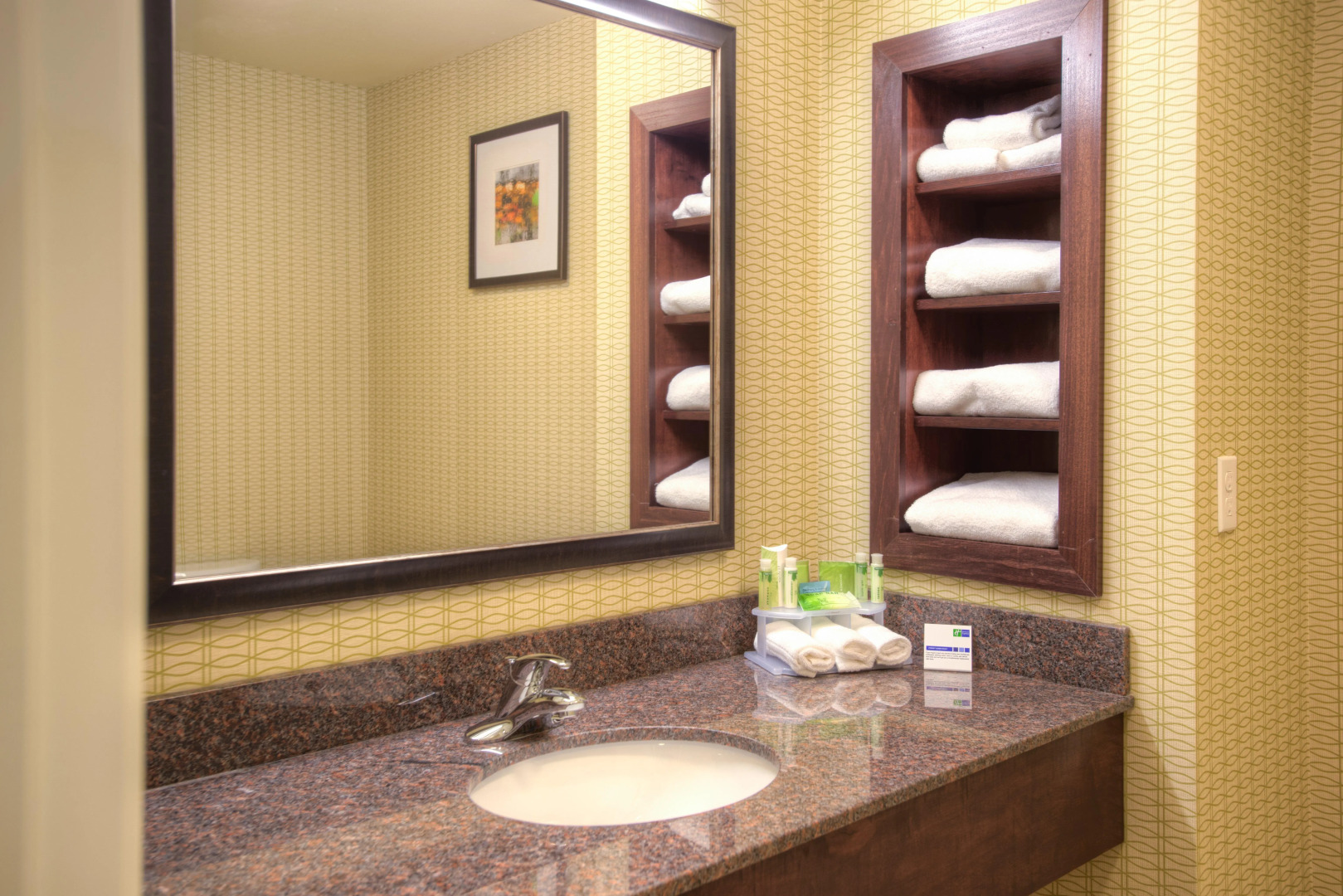 Holiday Inn Express & Suites Tacoma Downtown