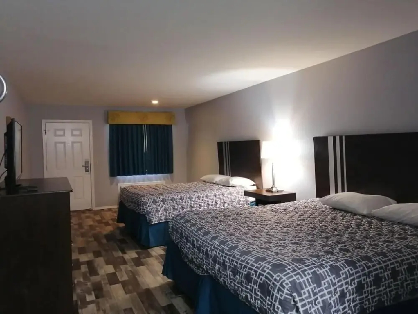 Riata Inn Crystal City