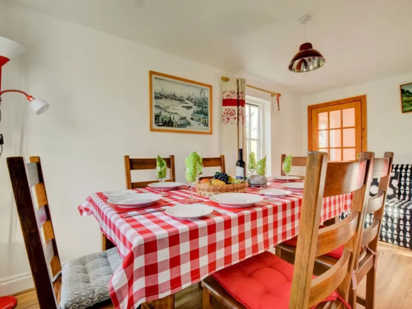 Dau Draeth Dinas Cross