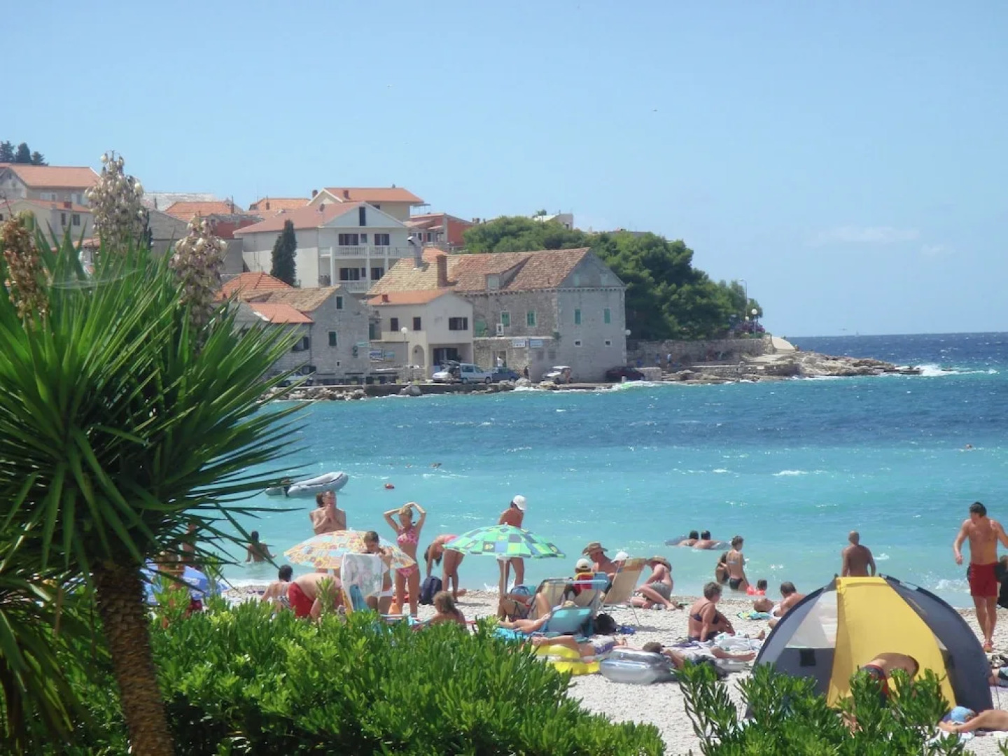 Chic Apartment in Primosten With Pool