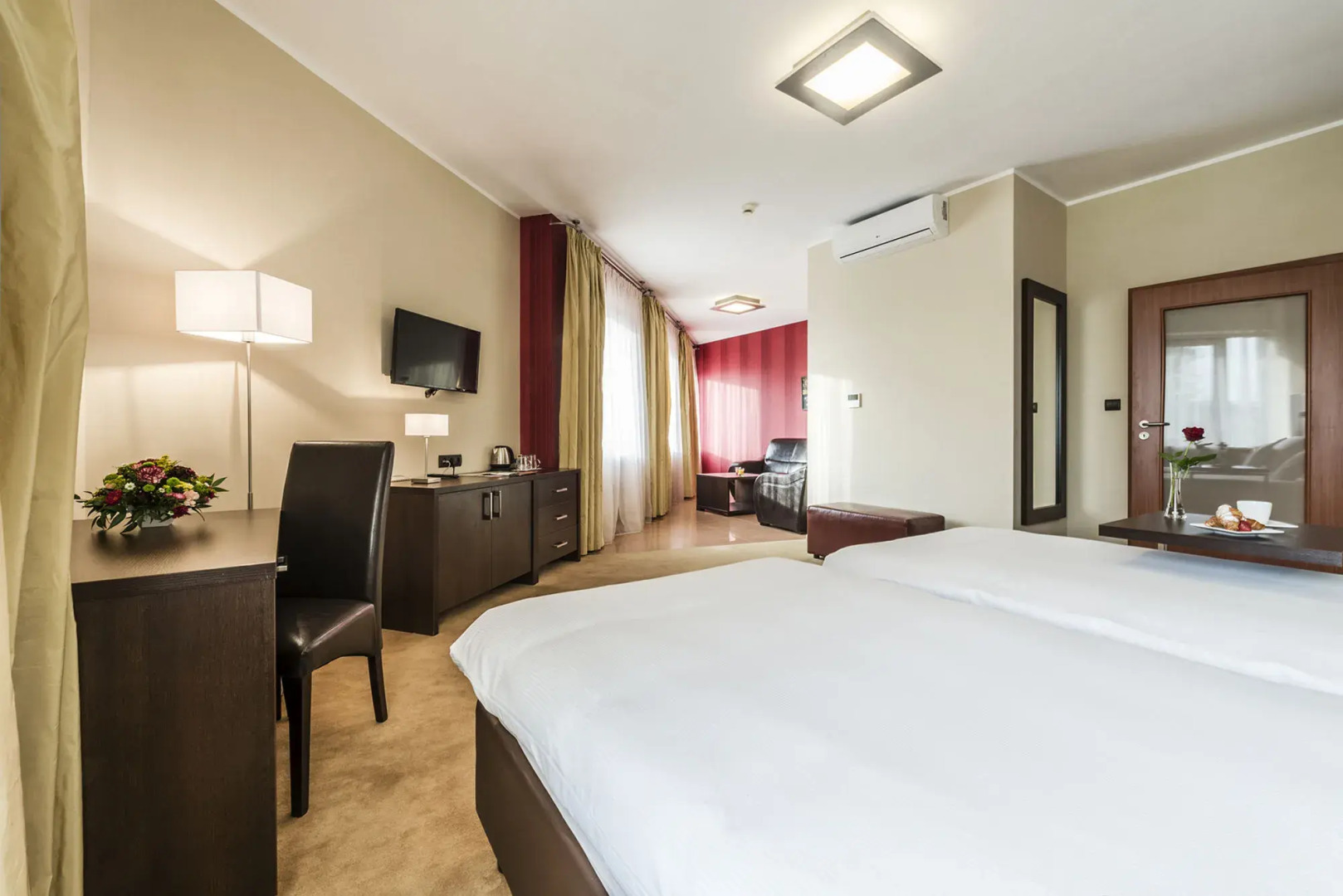 Hotel Victor Pruszkow By Desilva