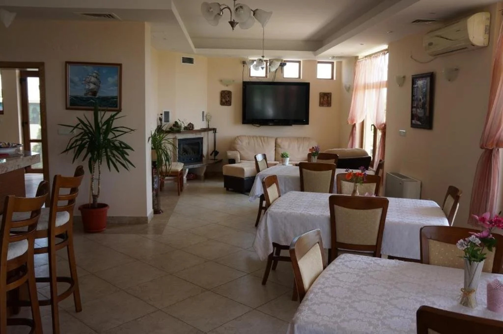 Guest House Golden Flake