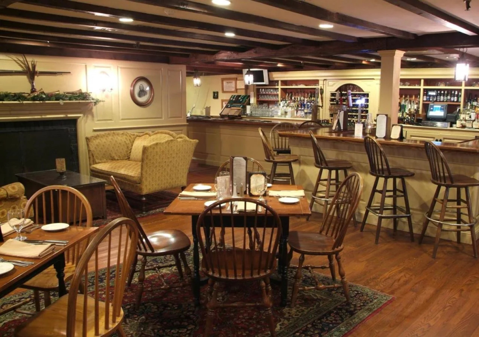 Publick House Historic Inn and Country Motor Lodge