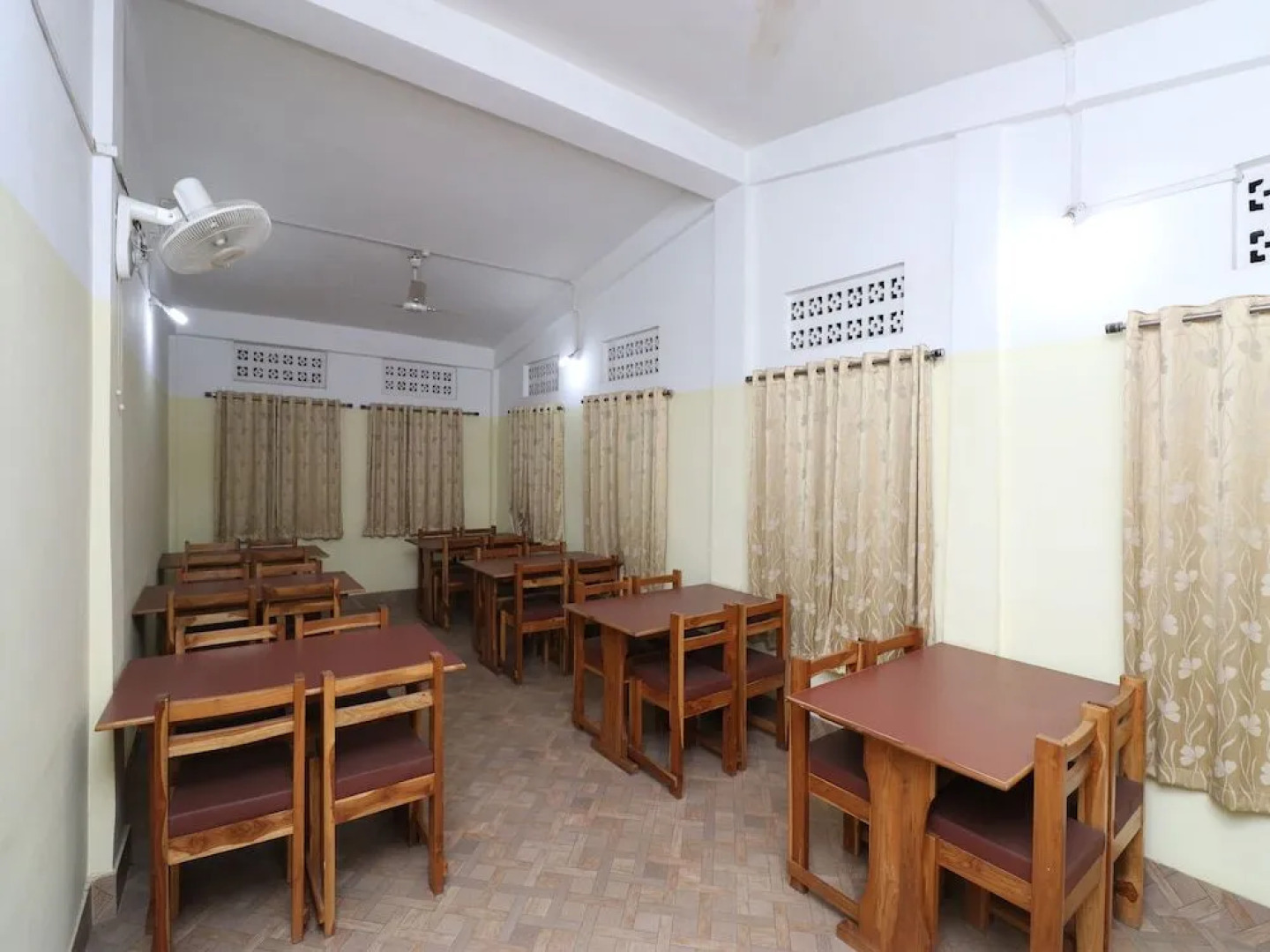 Oyo 41968 Hotel Bravo