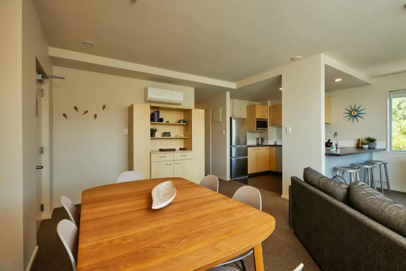 Waves on the Esplanade Apartments