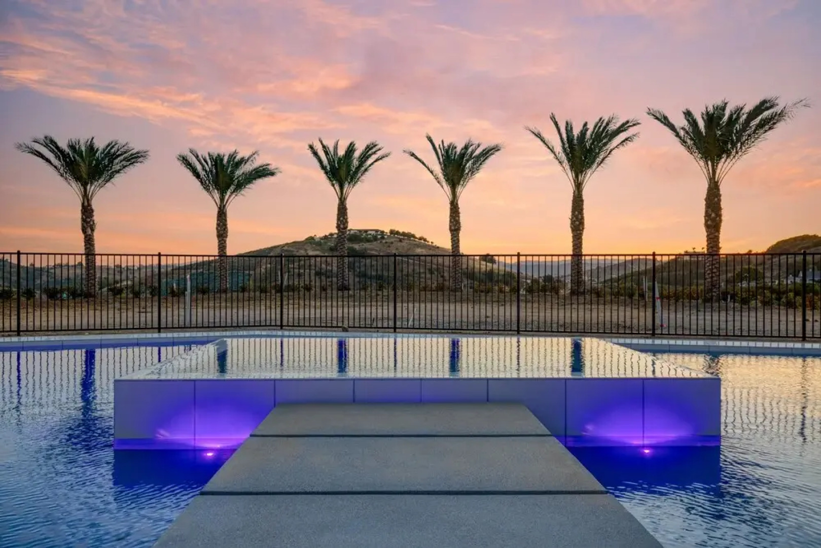 Oasis Del Sol by AvantStay Pool, Hot Tub, Views, Outdoor Dining, Open Spaced Living Area