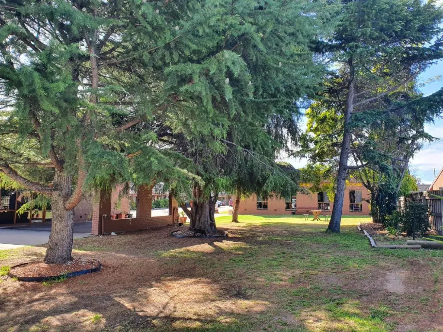 Golden Grain Motor Inn