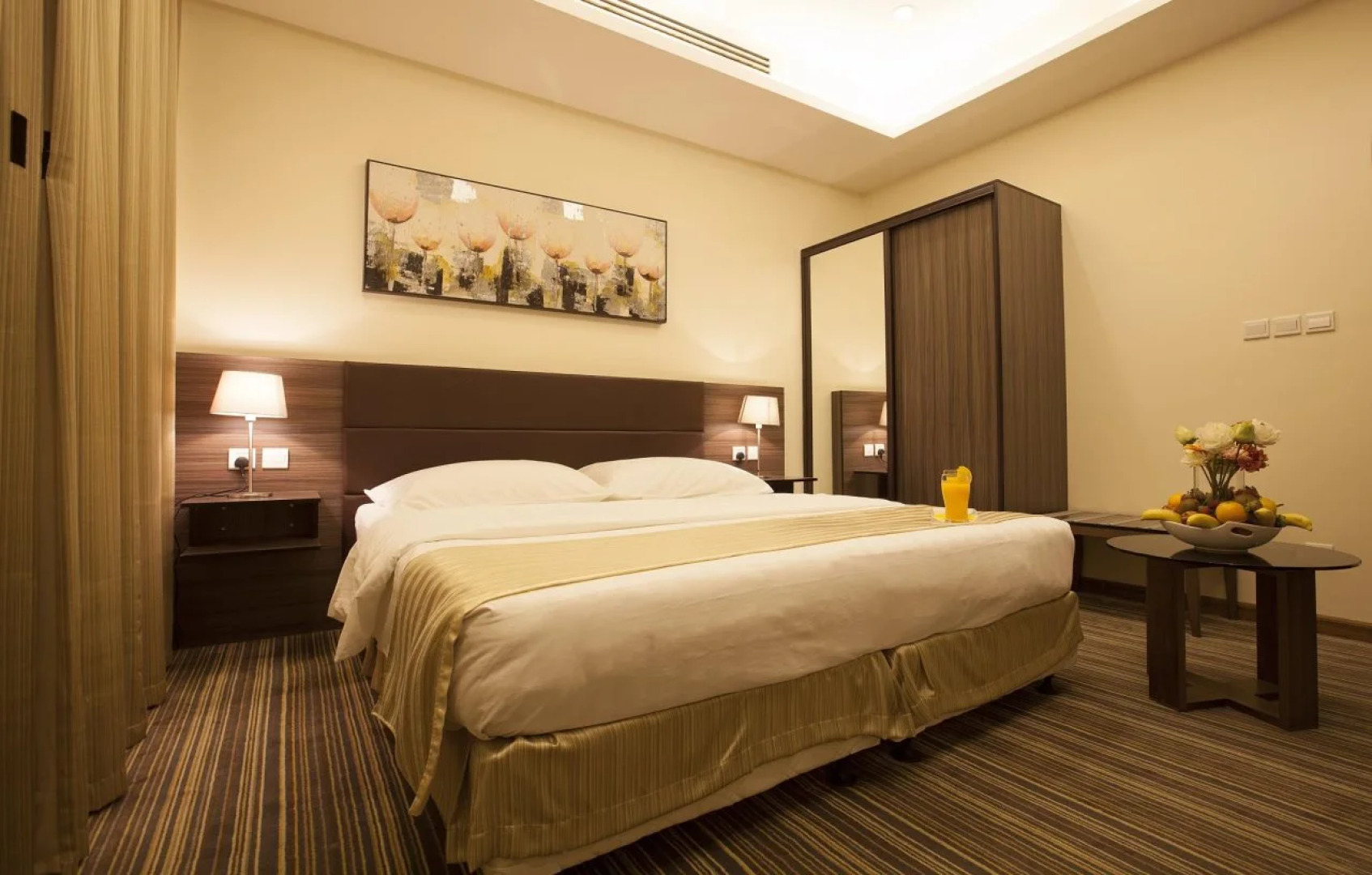 Grand Lily Hotel Suites