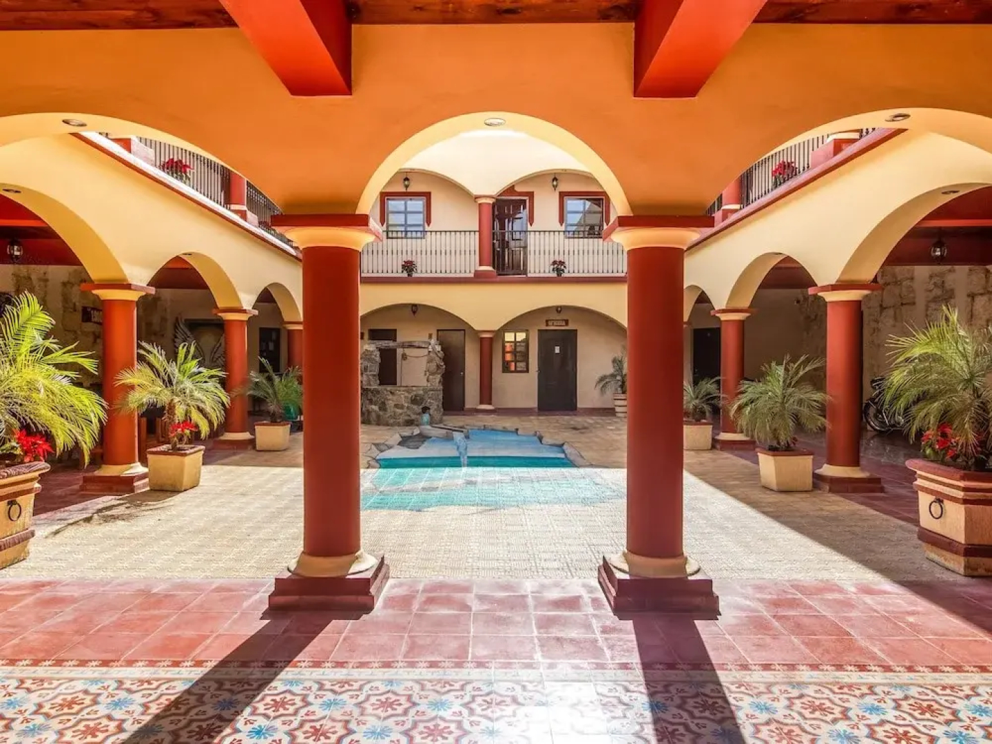 Zapata Hotel y Plaza