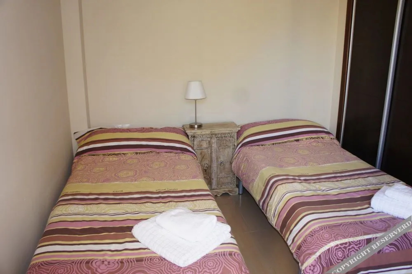 Apartamentos Carlton VyB