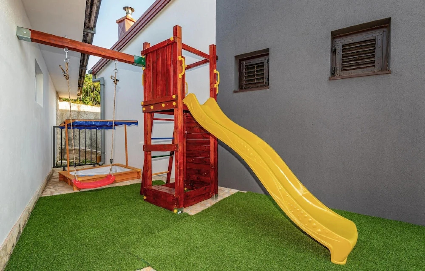 Amazing Home in Rovanjska With 4 Bedrooms, Jacuzzi and Wifi