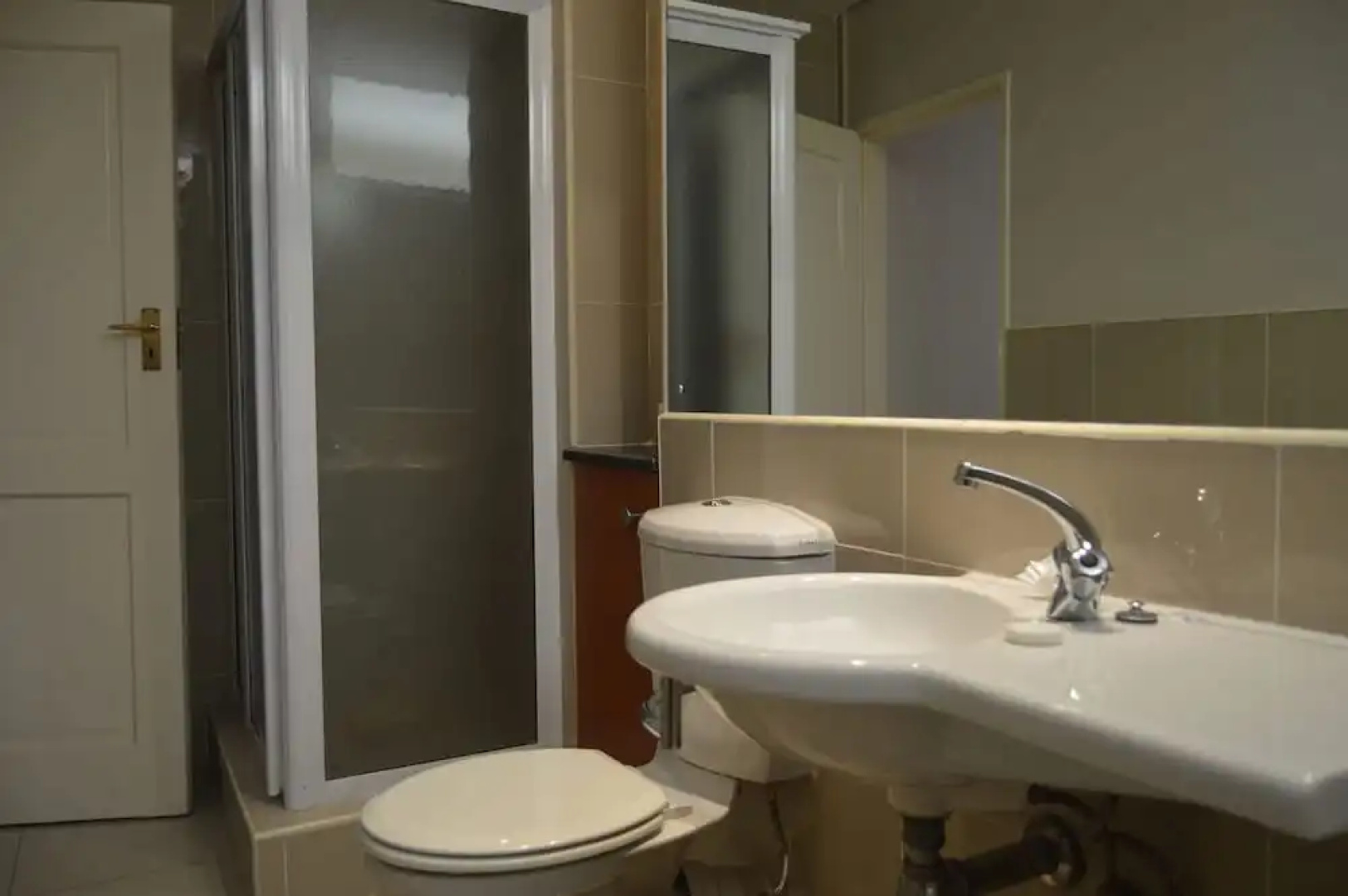 Lighthouse Mall Apartment