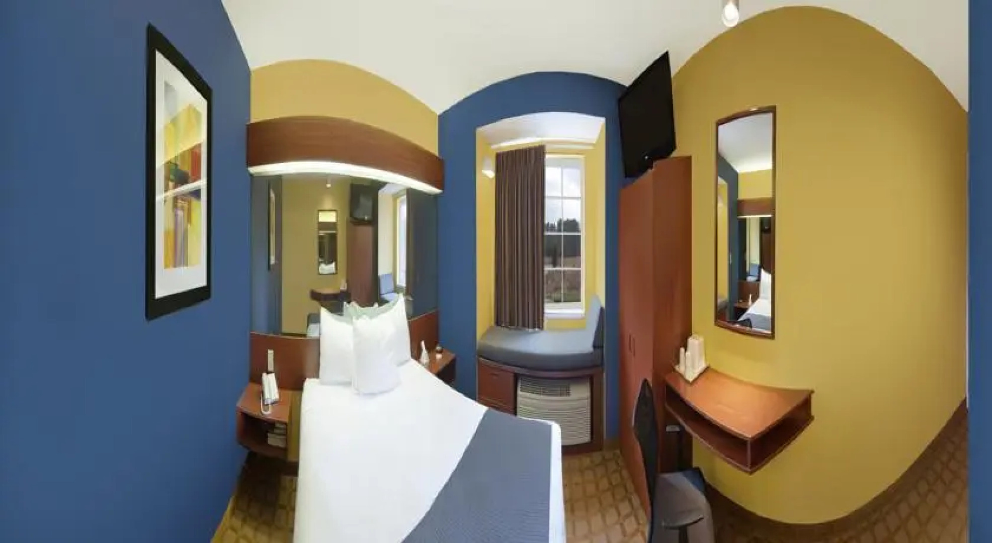 Microtel Inn & Suites Hillsborough