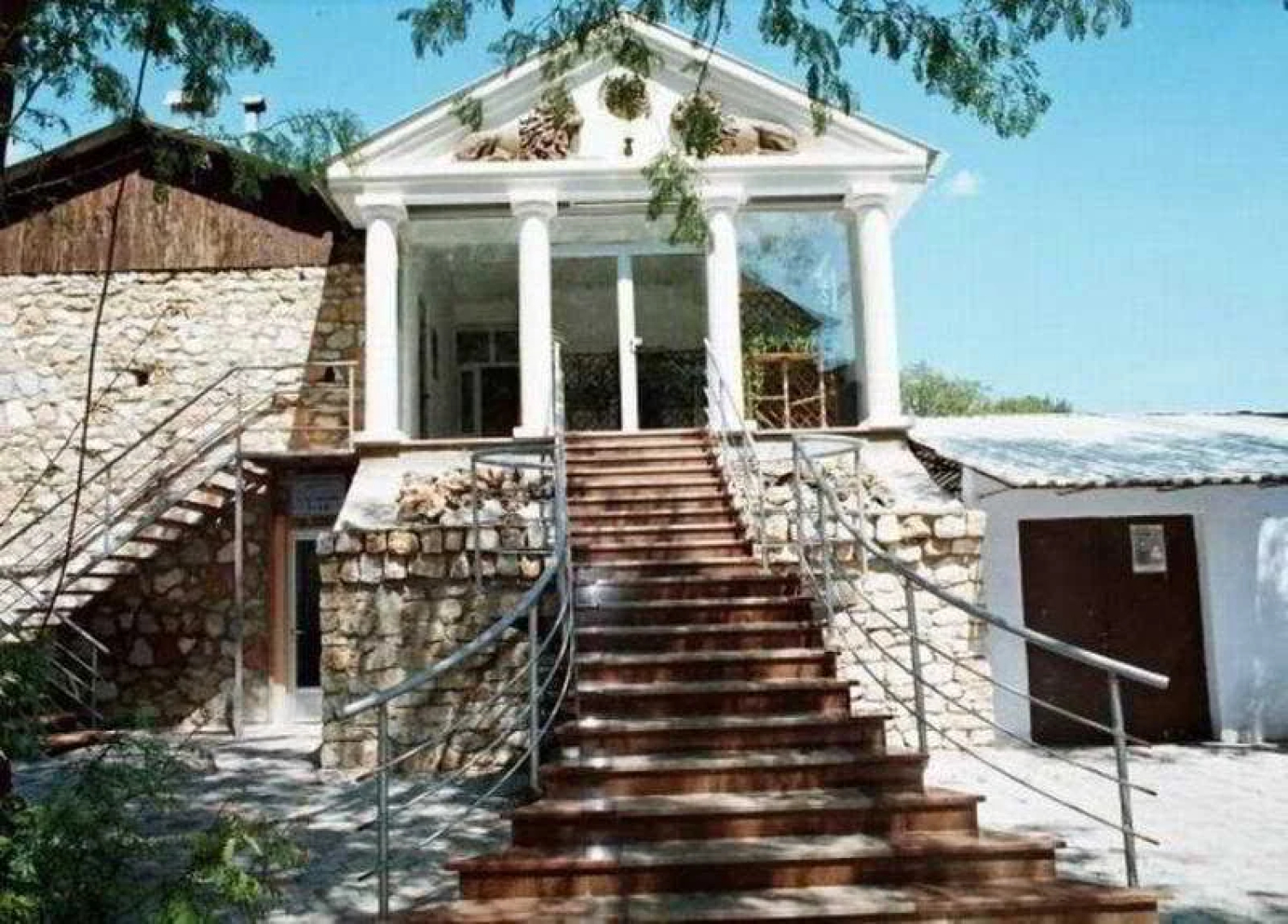 Hotel Dion