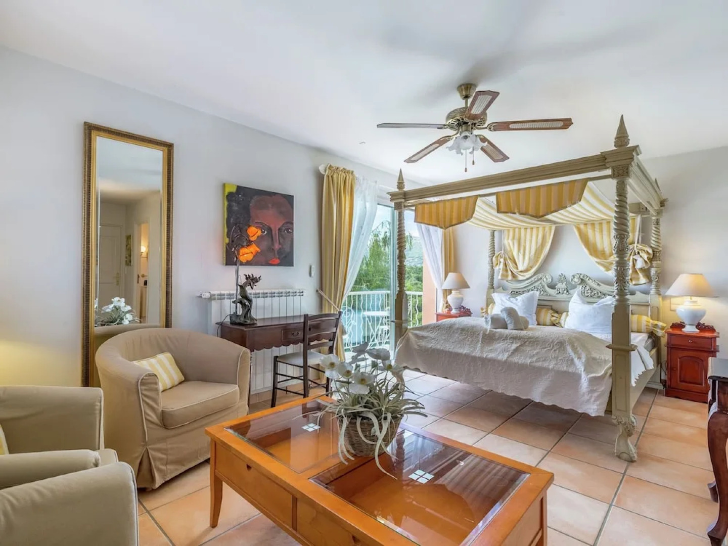 Stately Villa in La Gaude With Relaxation Area and Pool