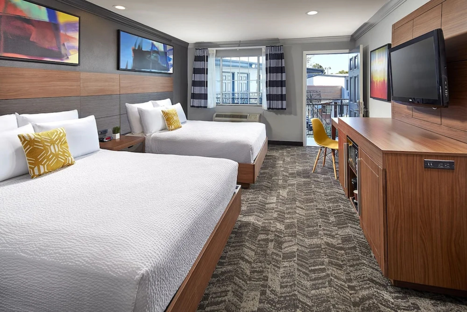 Studio Inn & Suites Downey