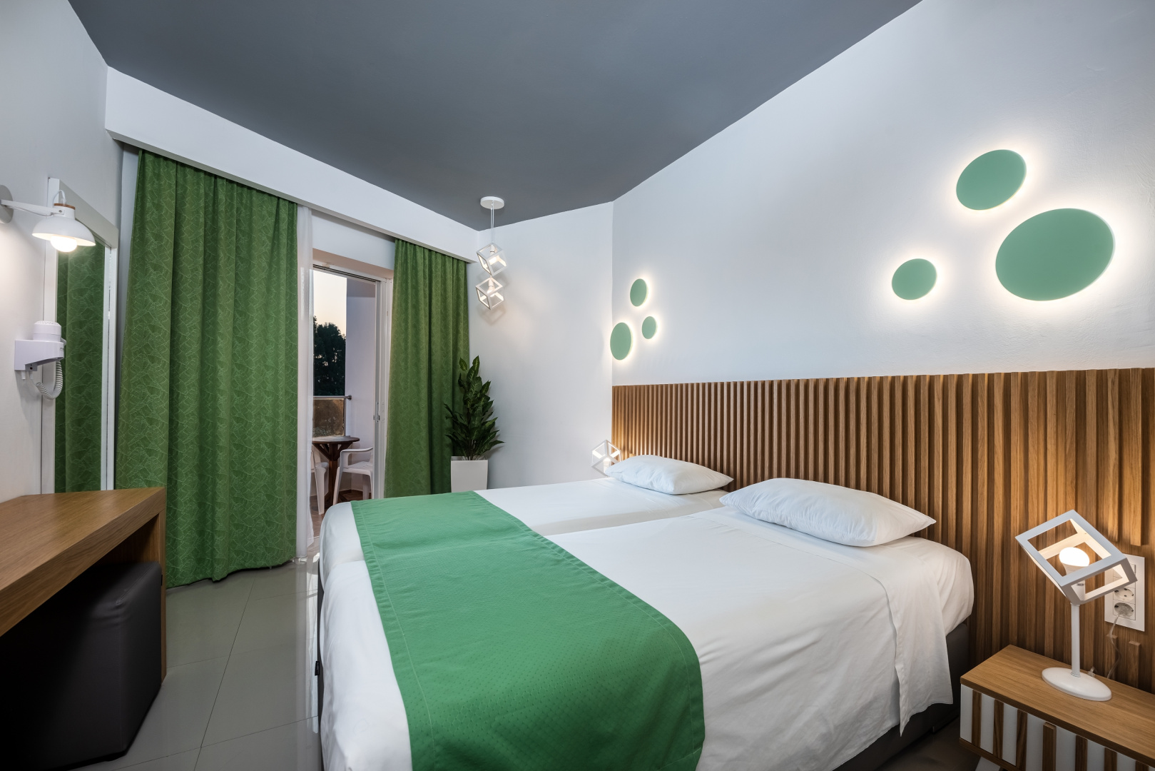 Zeus Hotel