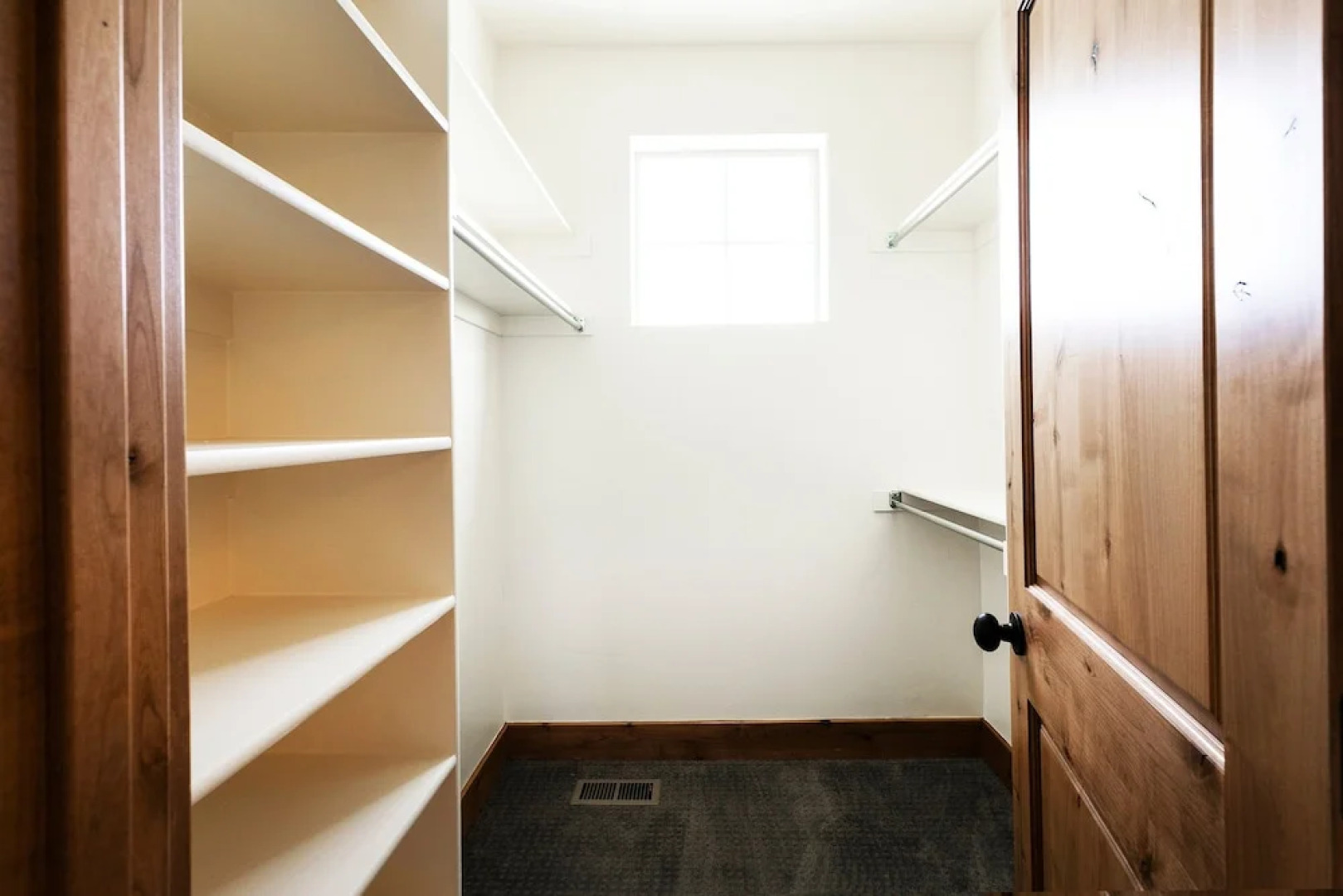 Parks Edge 1119 West Abigail by Blueswell