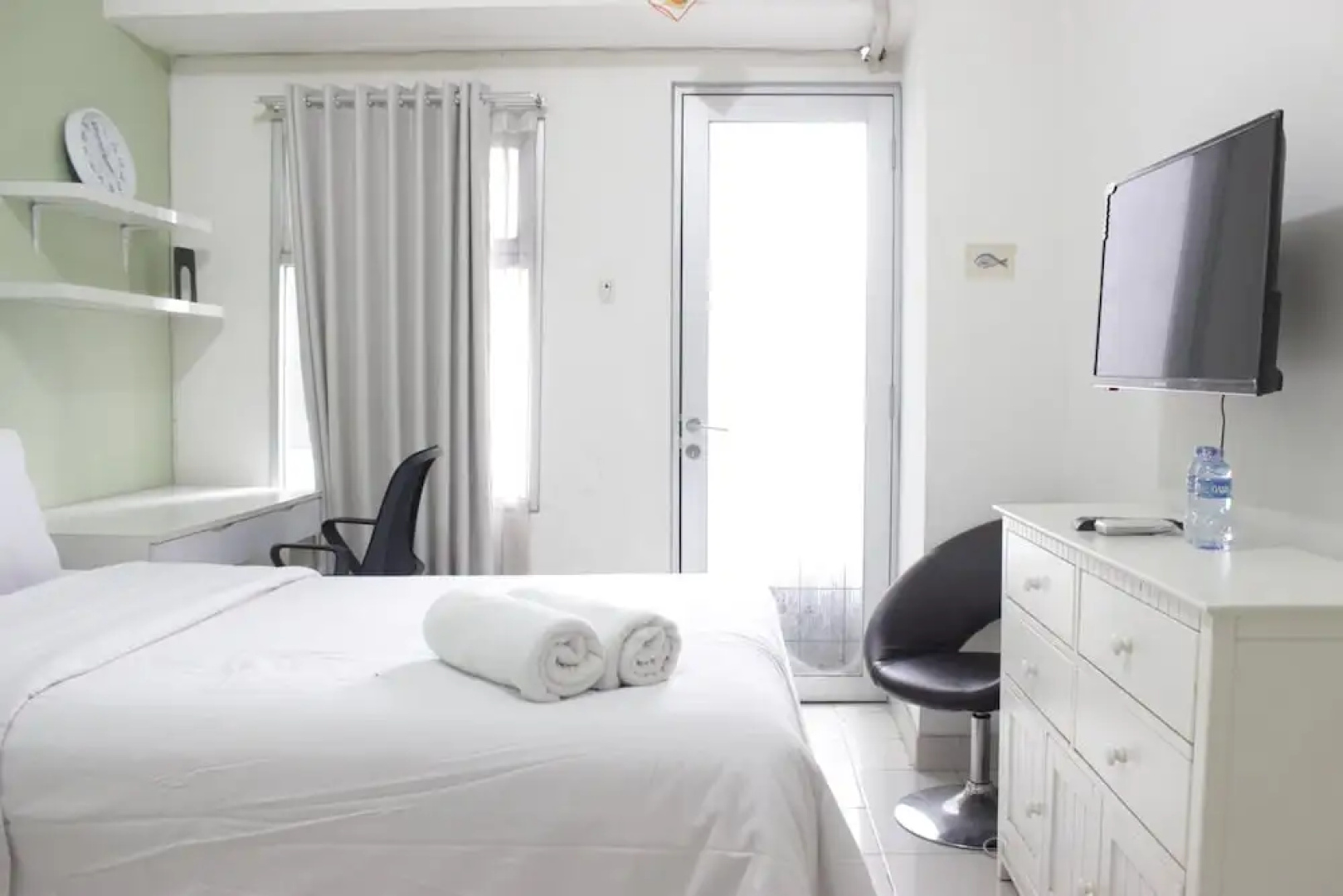Spacious Studio Apartment At Easton Park Jatinangor Near Unpad