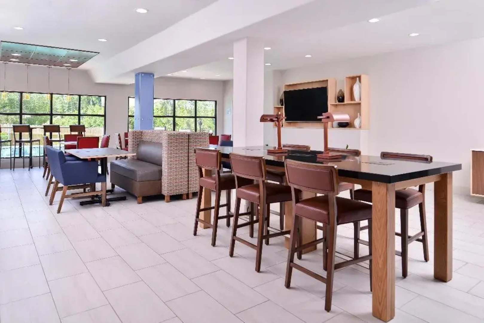 Holiday Inn Express Hotel & Suites Elgin by IHG