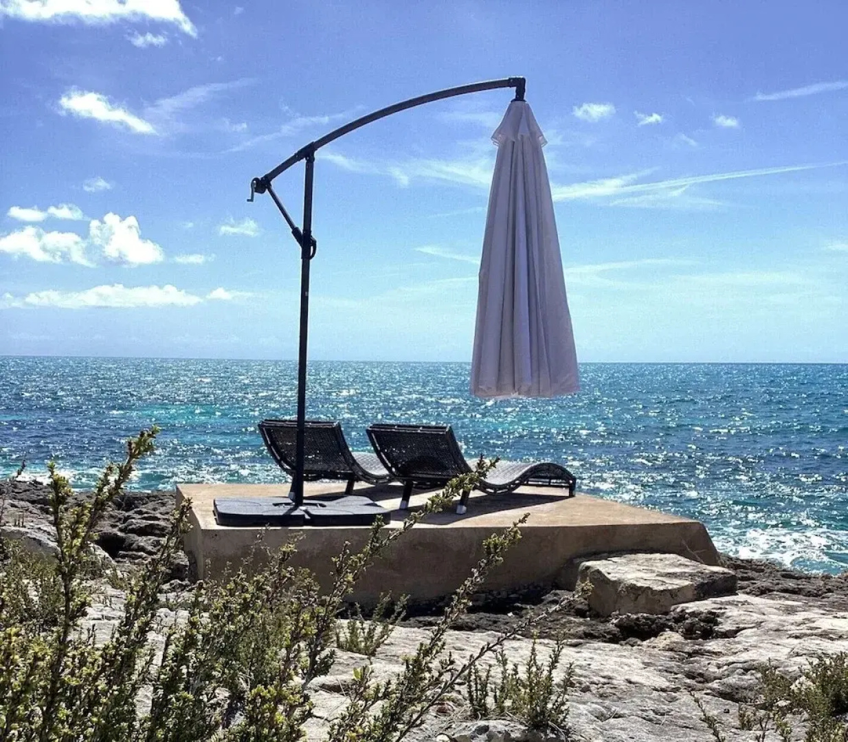 Seaside Serenity: Elegant Beachfront Escape