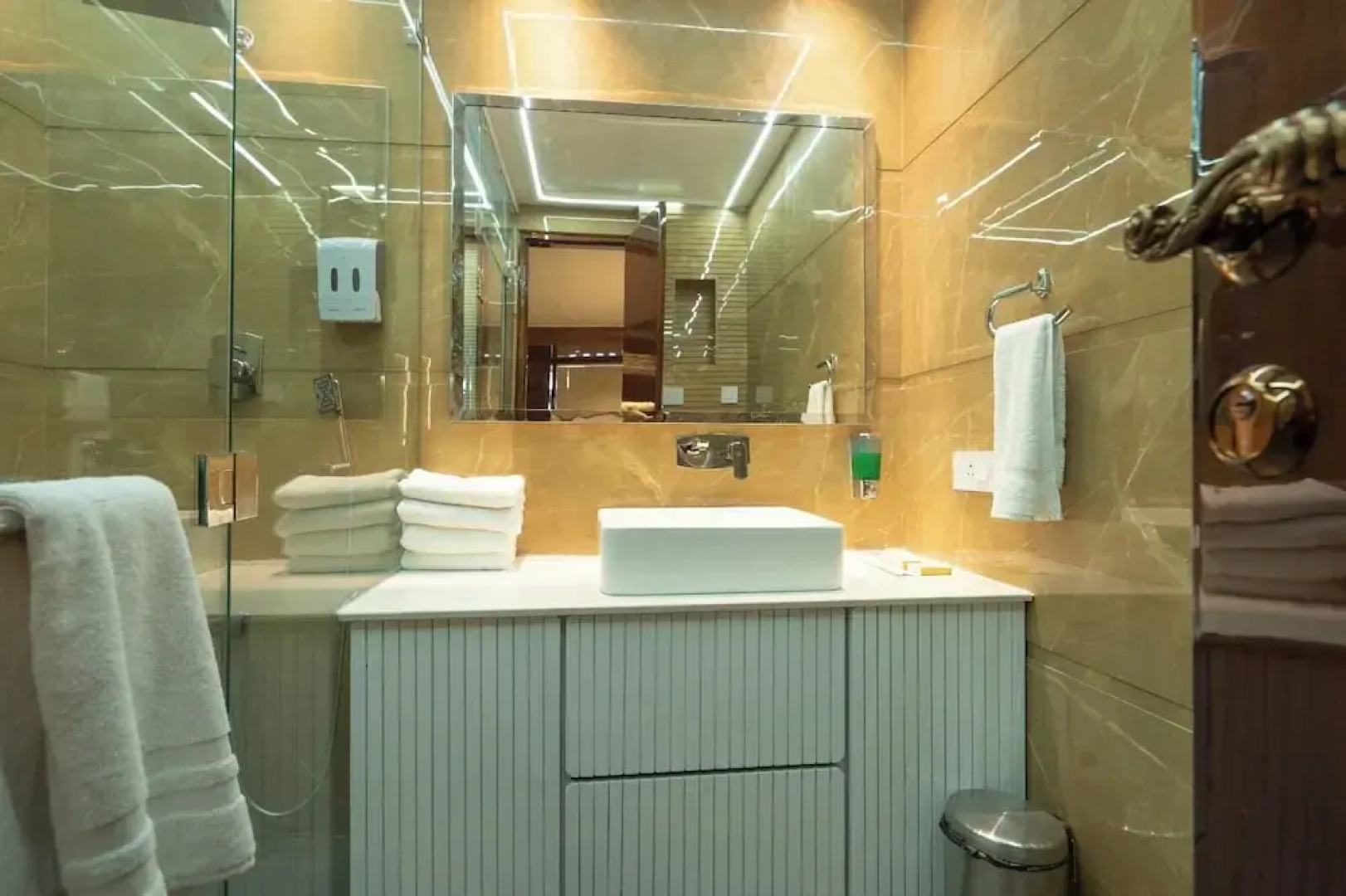 Gajraula Sukhdev Dhaba & Resort