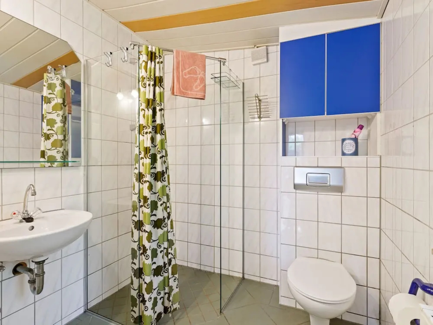 Winsome Holiday Home with Terrace,Garden,Bicycle Storage,Bbq