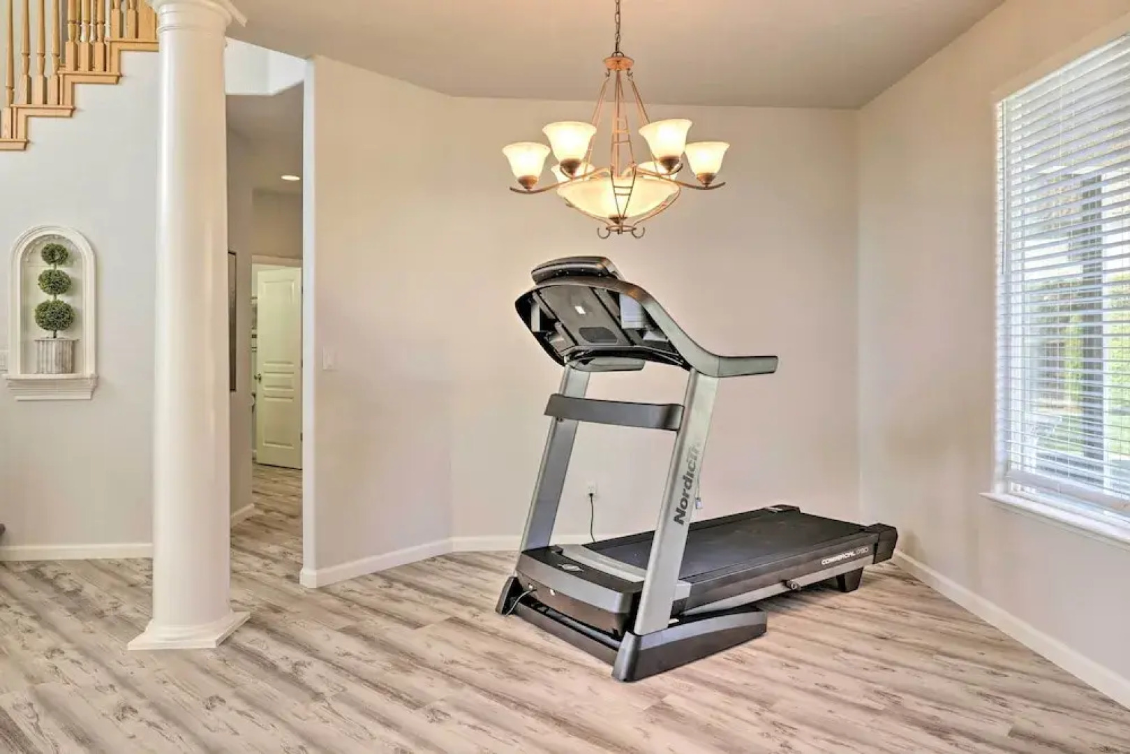 Family-friendly Modesto Home w/ Grill & Yard